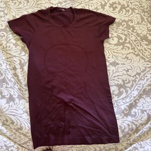 Lulu lemon swiftly tshirt crimson